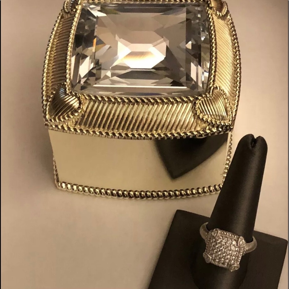 Judith Ripka Sterling Silver  “Olivia” Diamonique®️Ring~SZ 11~PO